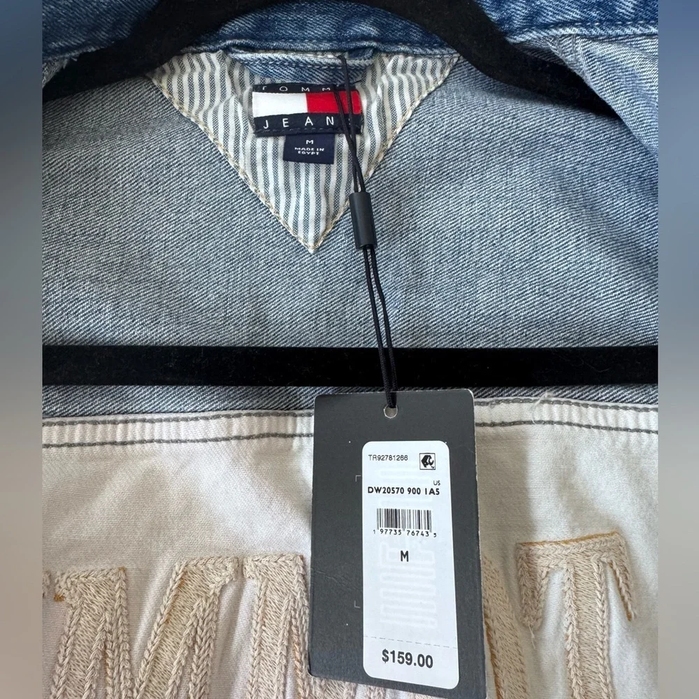 Tommy Jeans Crest & Flag Denim Jacket - Picture 7 of 8